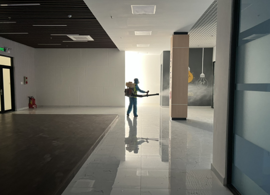 phun thuốc muỗi bệnh viện